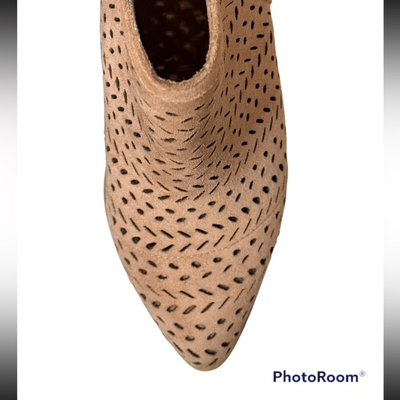 Seychelles Perforated Tan Ankle Booties - Picture 6 of 8